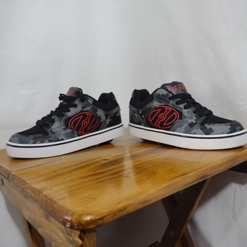 HEELYS Boys Black, Red & Grey Skate Sneakers Size 4 - Picture 5 of 8